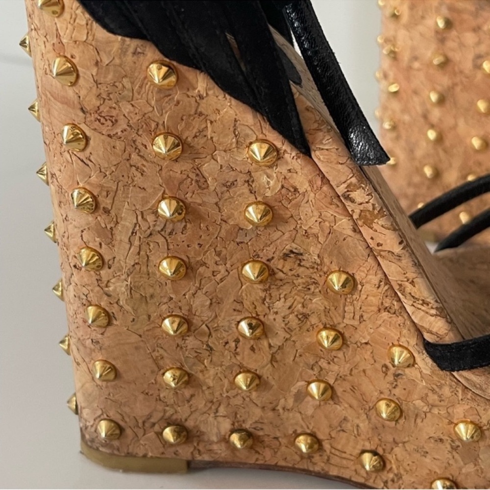 AUTHENTIC GUCCI RESORT COLLECTION STUDDED WEDGES - Picture 7 of 14